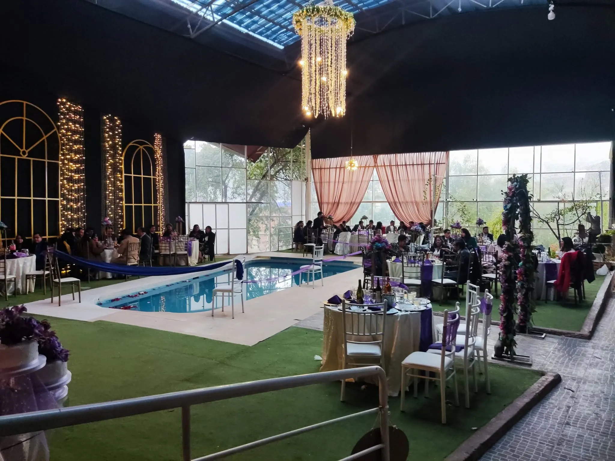 Salón y piscina de Eventos Sondor