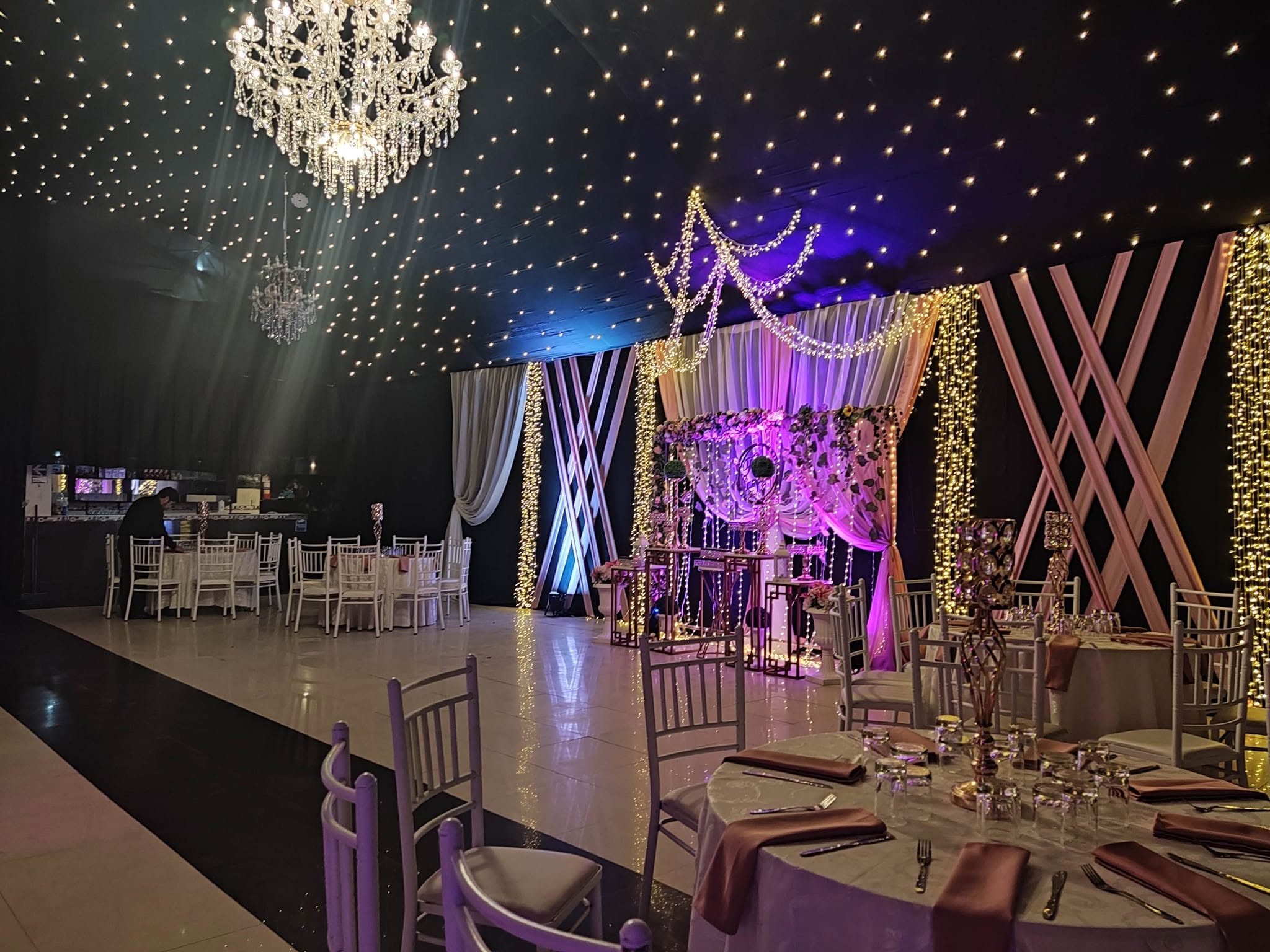 Salón de noche