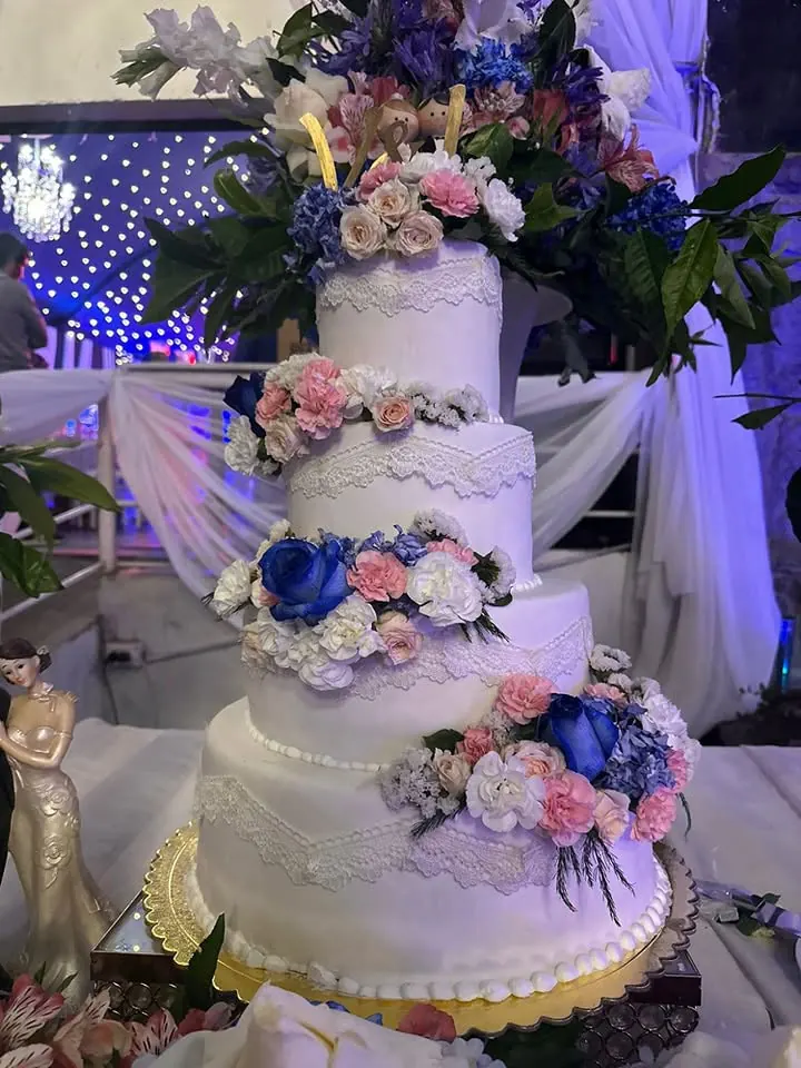 Torta de boda azul